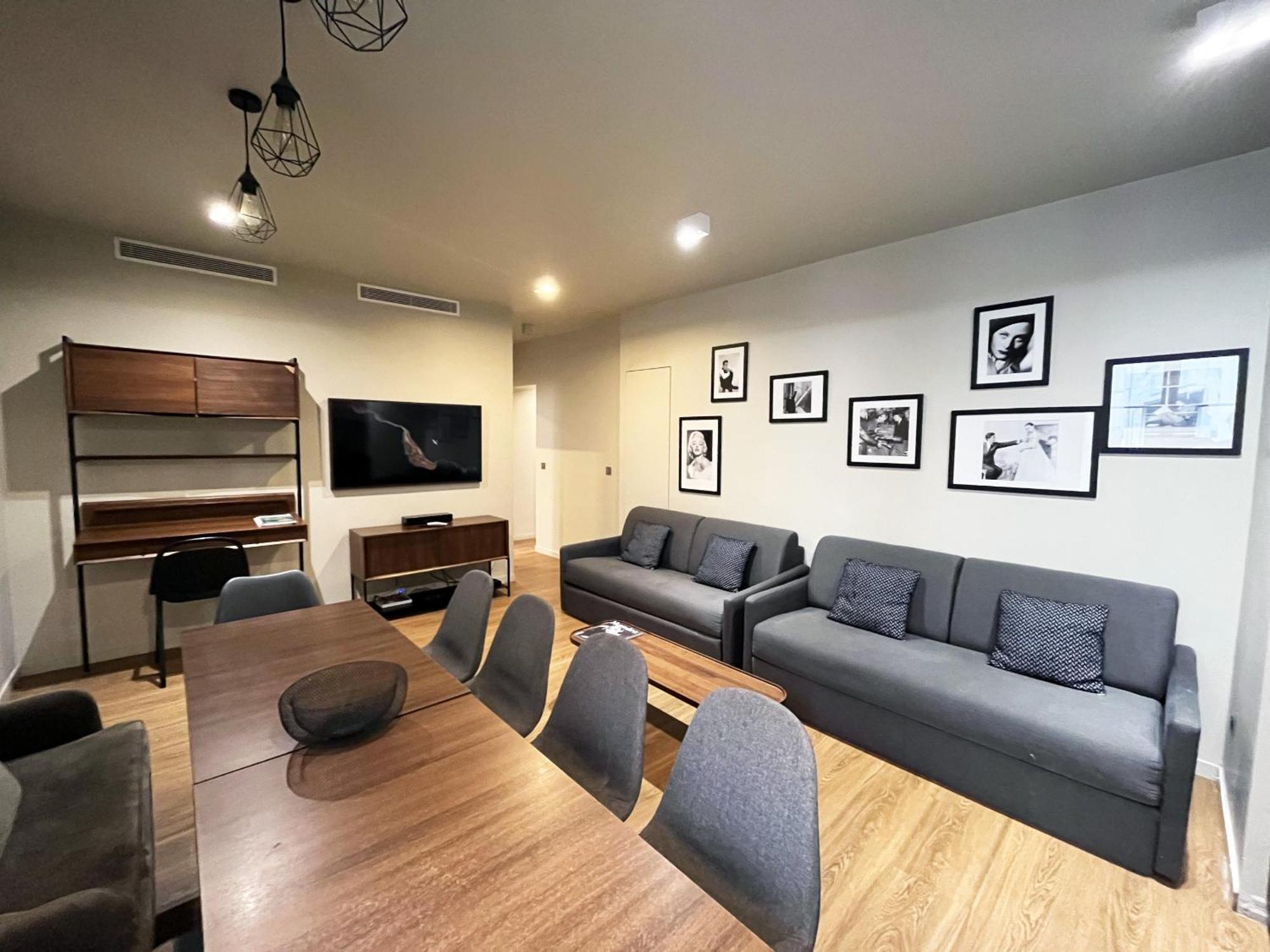 Urban Flat 78 - 3 Bedroom Republique Appartement Parijs